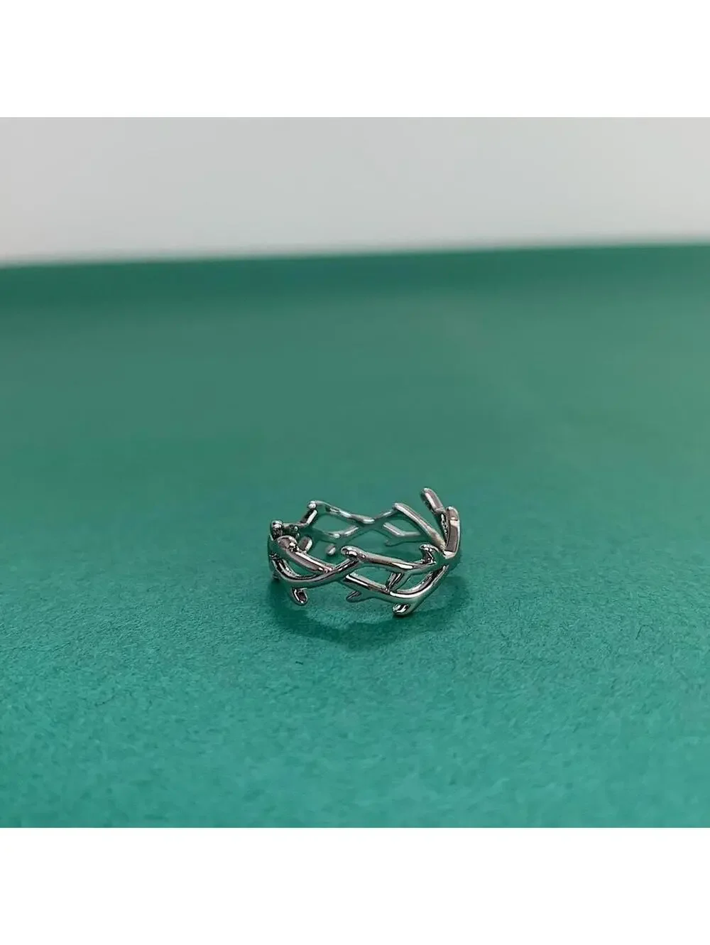 Cyber punk thorn silver adjustable ring. Vintage y2k style silver chrome ring.
